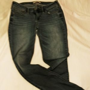 1C - Hollister Medium Wash Jeans. Size 3R.